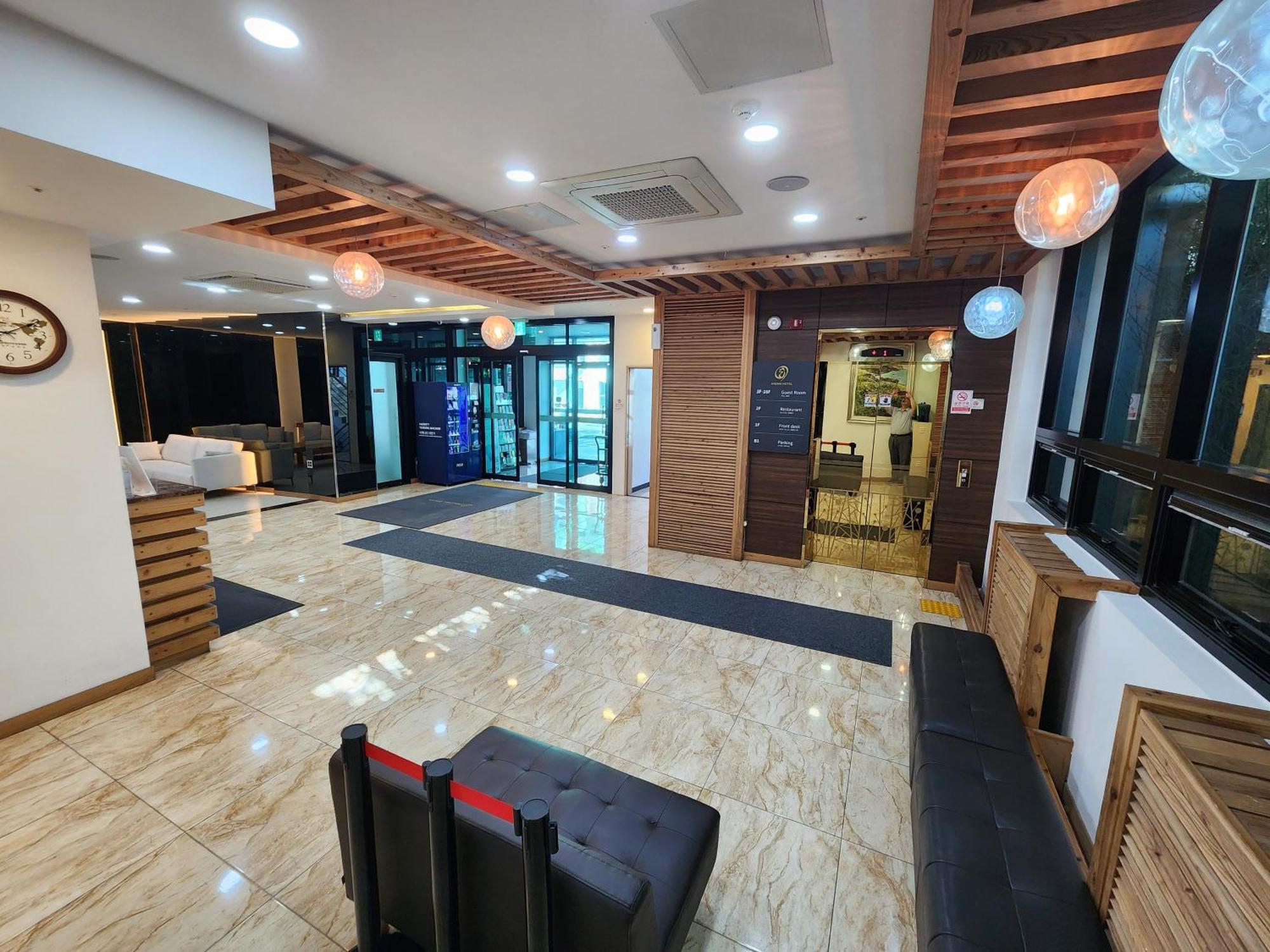 Hotel Haema Jeju Buitenkant foto
